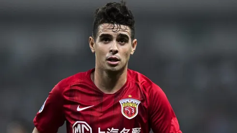 Campeão brasileiro quer dar chapéu no Internacional e fechar com Oscar (Photo by Di Yin/Getty Images)