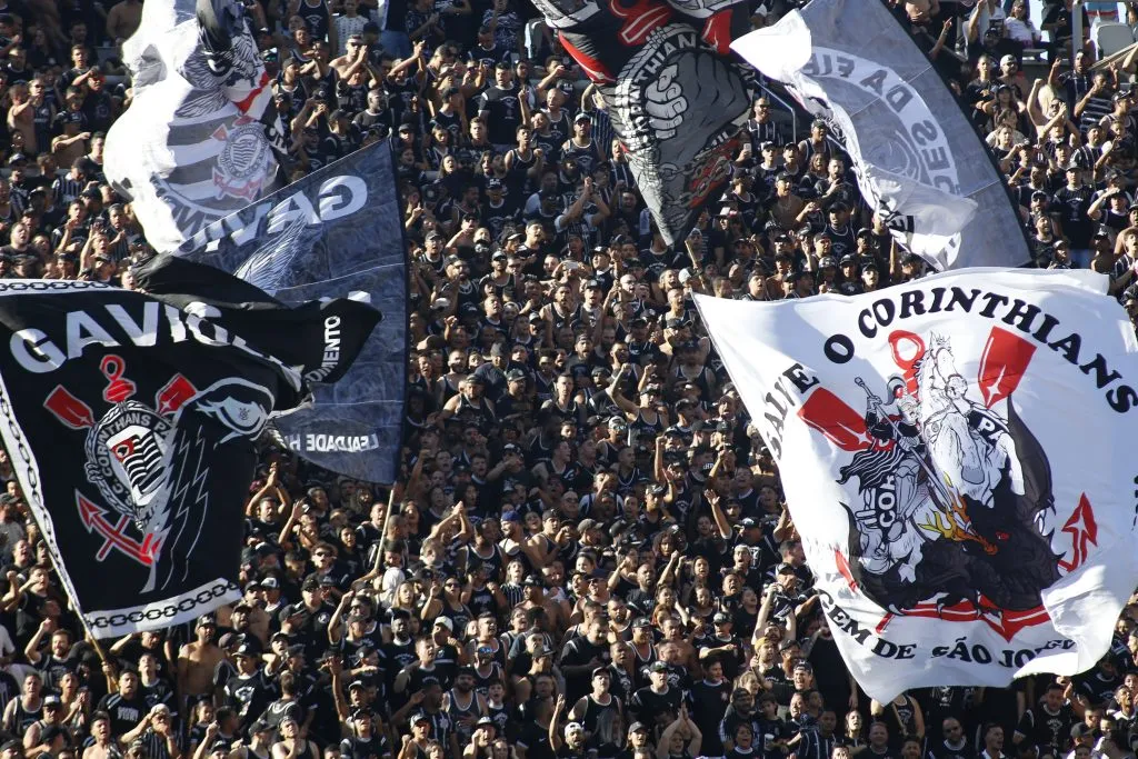 Torcida do Corinthians é a maior do sudeste. (Photo by Miguel Schincariol/Getty Images)