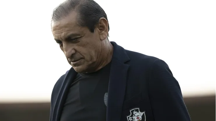 RJ - RIO DE JANEIRO - 03/03/2024 - CARIOCA 2024, VASCO X PORTUGUESA RIO - Ramon Diaz tecnico do Vasco durante partida contra o Portuguesa Rio no estadio Sao Januario pelo campeonato Carioca 2024. Foto: Jorge Rodrigues/AGIF