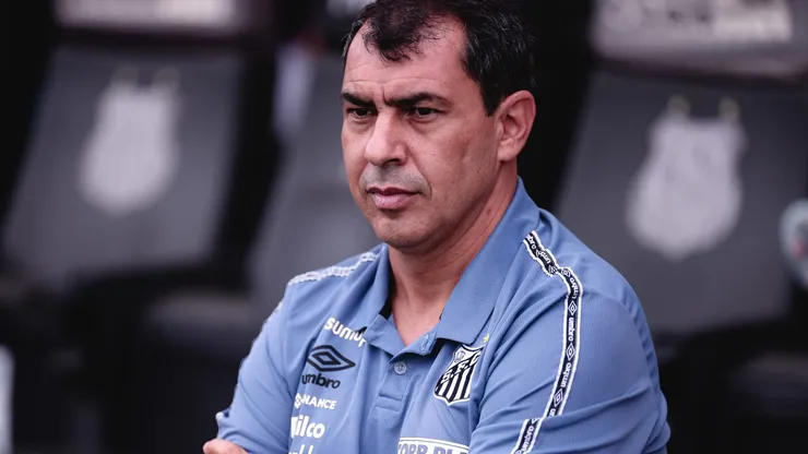 SP - Sao Paulo - 13/02/2022 - PAULISTA 2022, SANTOS X ITUANO - Fabio Carille tecnico do Santos durante partida contra o Ituano no estadio Vila Belmiro pelo campeonato Paulista 2022. Foto: Ettore Chiereguini/AGIF