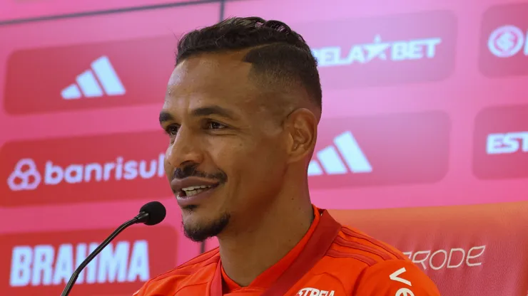 O volante explicou o motivo de aceitar oferta do Inter (Foto: Ricardo Duarte/Internacional/Divulgação)