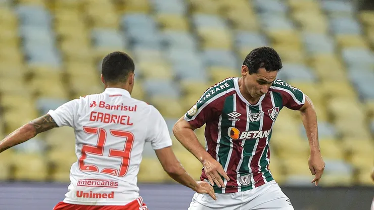 Cruzeiro surpreende e mira a contratação de meia brasileiro para a temporada. Foto: Thiago Ribeiro/AGIF