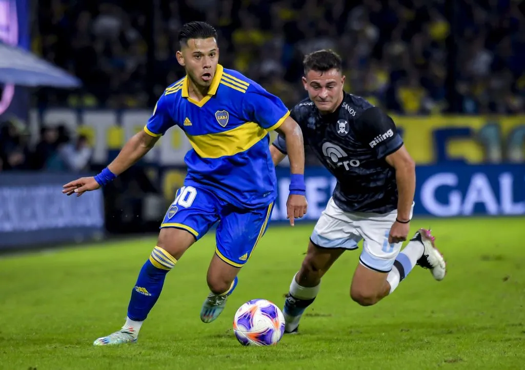 Óscar Romero contra o Belgrano. (Photo by Marcelo Endelli/Getty Images)