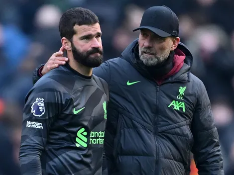 Agente de Alisson abre o jogo sobre futuro do brasileiro com a camisa do Liverpool