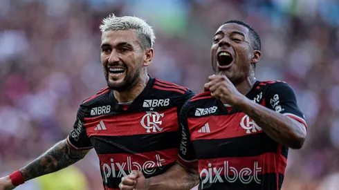 Flamengo na frente Pesquisa aponta as 14 maiores torcidas do futebol brasileiro. Foto: Thiago Ribeiro/AGIF