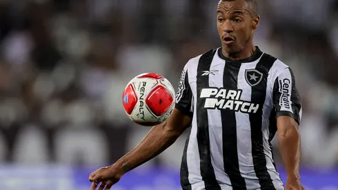 RIO DE JANEIRO, BRAZIL – JANUARY 30: Marlon Freitas of Botafogo controls the ball during a Campeonato Carioca 2024 match between Botafogo and Portuguesa at Estadio Olímpico Nilton Santos on January 30, 2024 in Rio de Janeiro, Brazil. (Photo by Buda Mendes/Getty Images)