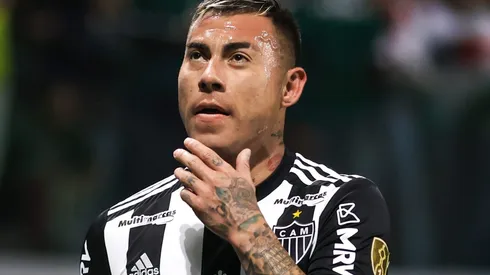 SP - Sao Paulo - 10/08/2022 - LIBERTADORES 2022, PALMEIRAS X ATLETICO-MG - Eduardo Vargas jogador do Atletico-MG recebe cartao vermelho do arbitro durante partida contra o Palmeiras no estadio Arena Allianz Parque pelo campeonato Copa Libertadores 2022. Foto: Marcello Zambrana/AGIF