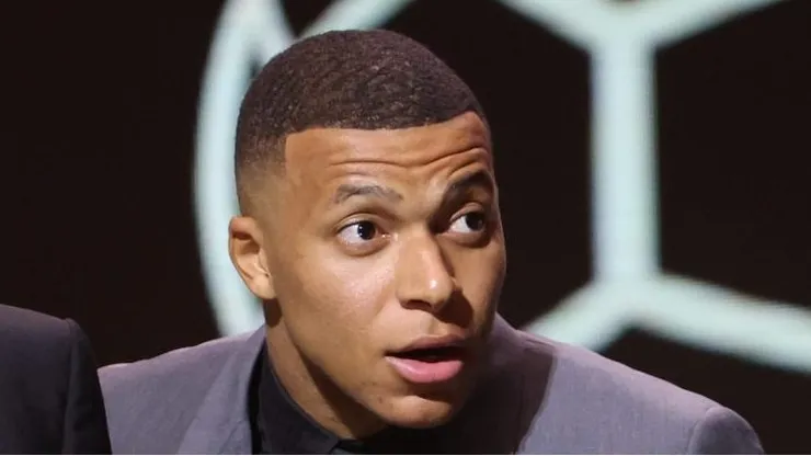 Mbappé causa em chegada do PSG na Espanha. Foto: Pascal Le Segretain/Getty Images
