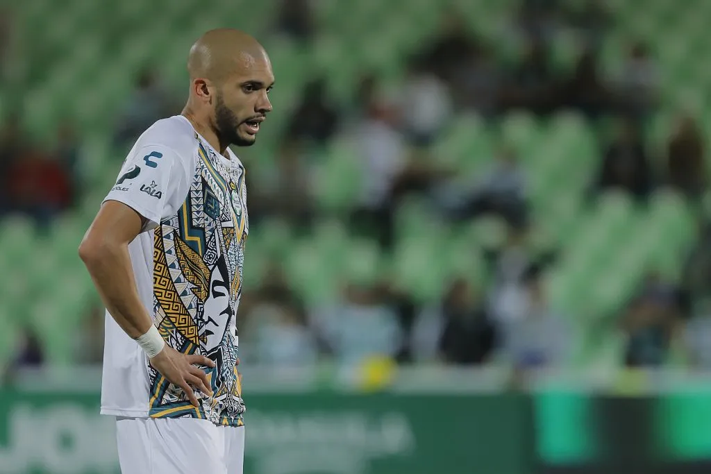 Dória em ação pelo Santos Laguna (Photo by Manuel Guadarrama/Getty Images)