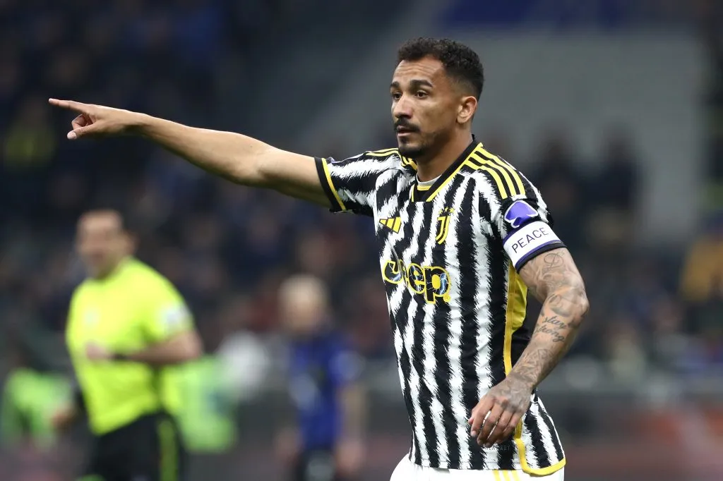 Brasileiro no duelo diante da Inter (Photo by Marco Luzzani/Getty Images)