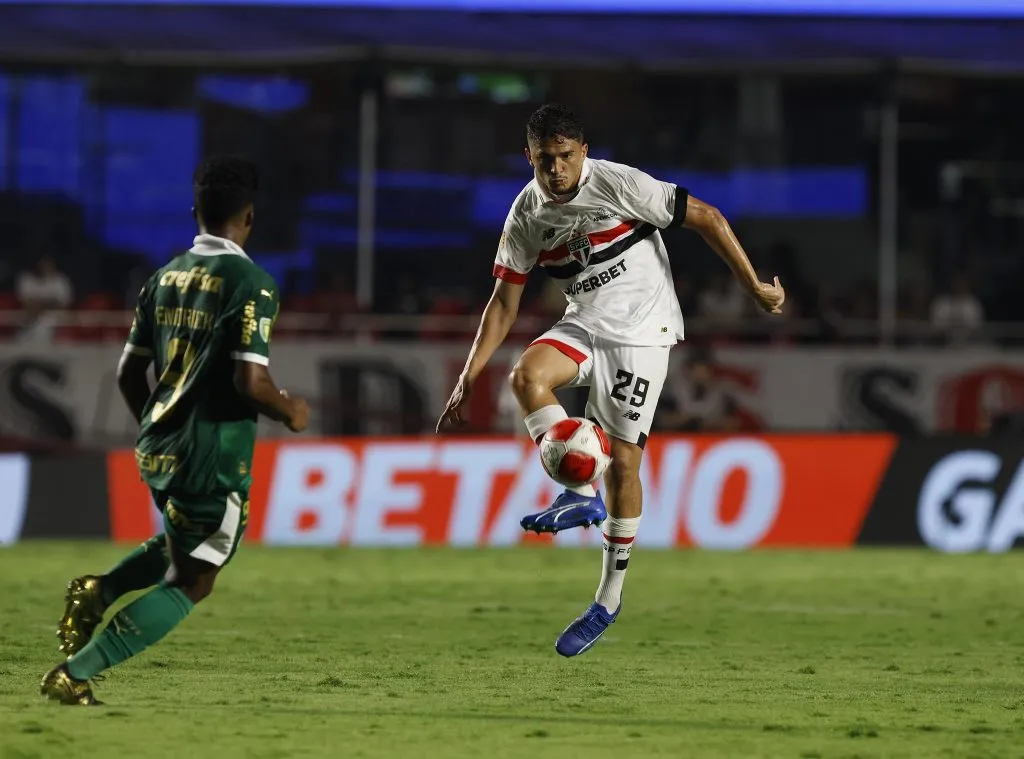 Pablo Maia, do São Paulo, em ação contra o Palmeiras, no MorumBis | Foto: Rubens Chiri e Paulo Pinto/Saopaulofc.net