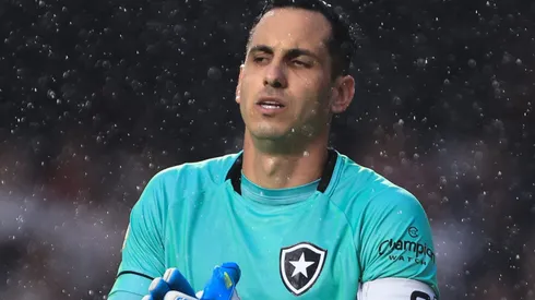 Gatito Fernández sinaliza positivo e pode trocar o Botafogo por outro gigante do futebol brasileiro. Foto: Ettore Chiereguini/AGIF