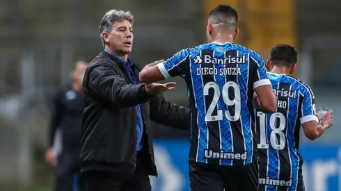 Diego Souza exaltou o técnico do Grêmio (Foto: Lucas Uebel/Grêmio/Divulgação)