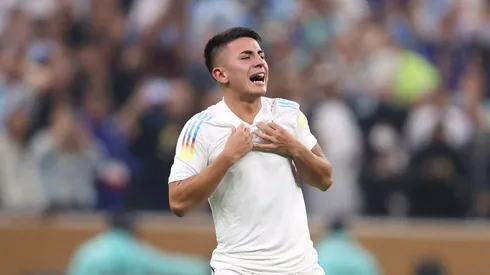 Thiago Almada com a camisa da Argentina. Foto: Julian Finney/Getty Images