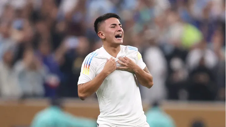 Thiago Almada com a camisa da Argentina. Foto: Julian Finney/Getty Images