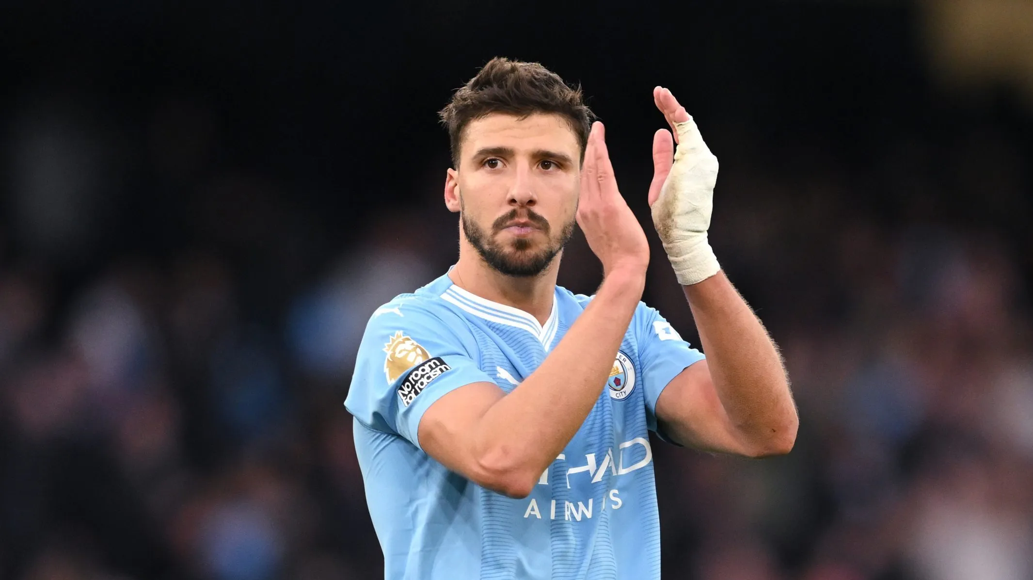 Rúben Dias também responde ao adversário do Liverpool. Foto: Michael Regan/Getty Images