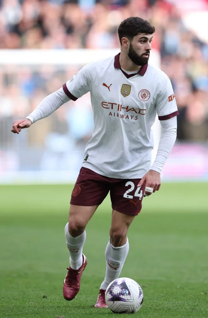 Josko Gvardiol em ação pelo Manchester City. (Photo by Alex Livesey/Getty Images)