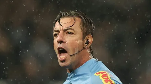 Claus encerra polêmica do clássico. Foto: Cesar Greco/SEP