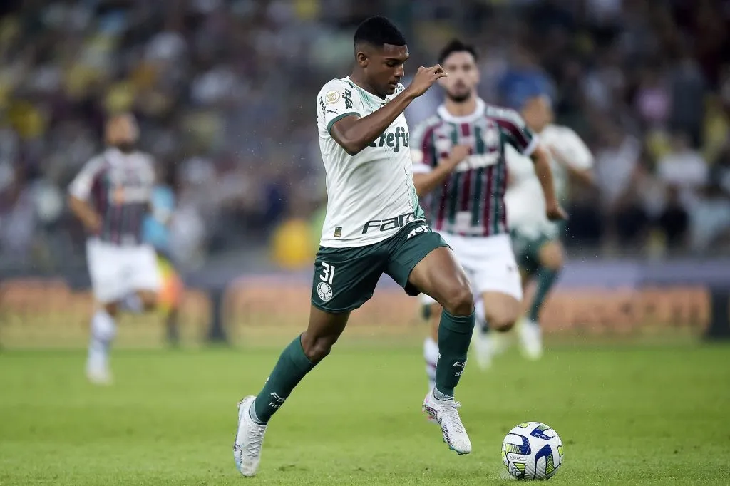 Luis Guilherme é alvo do PSG. (Photo by Alexandre Loureiro/Getty Images)
