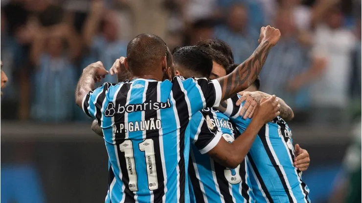 R$ 16 milhões Grêmio decide se vai renovar o contrato de João Pedro Galvão. Foto: Caio Falcao/AGIF
