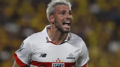 Calleri marcou um dos gols na vitória por 2 a 0 em cima do Barcelona | Foto: Rubens Chiri/Saopaulofc