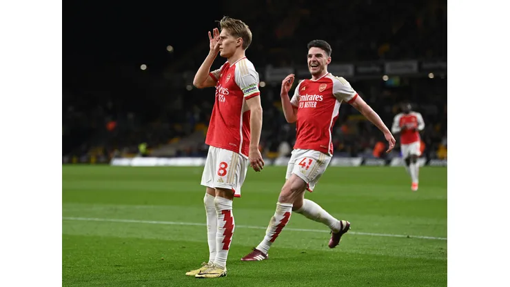 O Arsenal vem forte para conquistar a Premier League após vitória contra o Wolverhampton em casa e goleada contra o Chelsea (Foto: Gareth Copley/Getty Images)