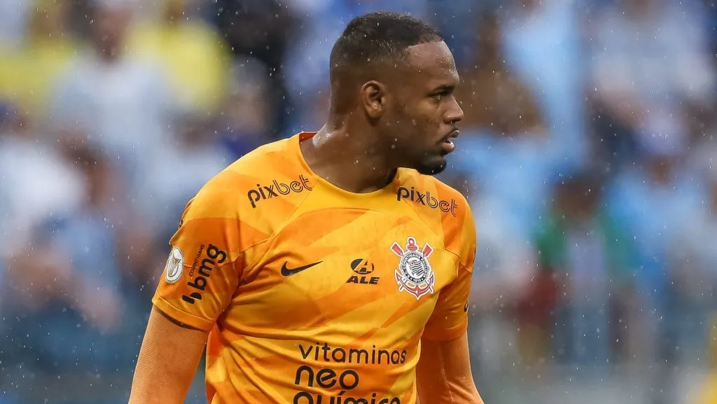 Carlos Miguel foi titular na última partida (Foto: Pedro H. Tesch/Getty Images)