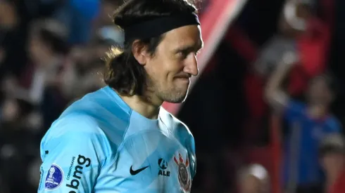 Torcedores do Santos sugerem a discutem troca de atletas envolvendo Cássio, do Corinthians. Foto: Fotobairesarg/AGIF
