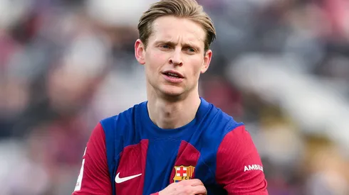 Barcelona vai vender De Jong e usar o dinheiro da venda para contratar importante volante.(Photo by David Ramos/Getty Images)
