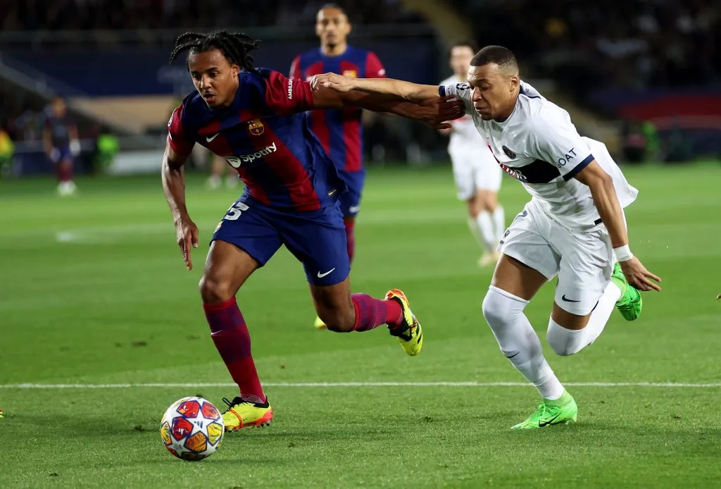 Mbpapé vs Barcelona. (Photo by Clive Brunskill/Getty Images)
