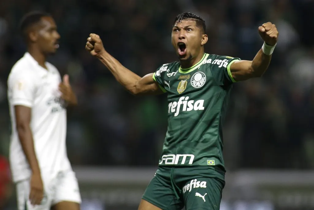 Rony em campo pelo Palmeiras (Photo by Miguel Schincariol/Getty Images)