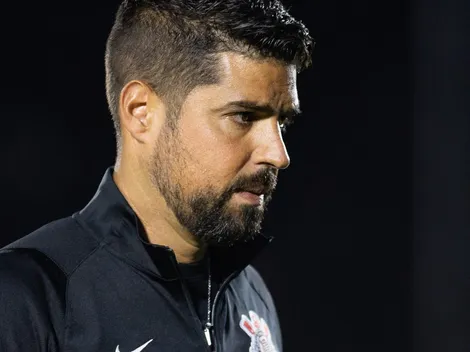 Corinthians atualiza situação de António Oliveira no comando técnico da equipe