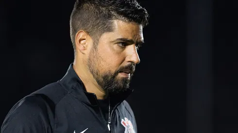 Vai cair? Corinthians define situação de António Oliveira em caso de mais derrotas. Foto: Fabio Moreira Pinto/AGIF