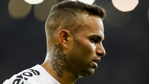 Ex-Grêmio e Corinthians, Luan pode assinar com clube surpreendente (Photo by Bruna Prado/Getty Images)