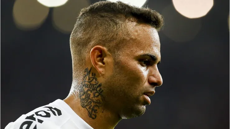 Ex-Grêmio e Corinthians, Luan pode assinar com clube surpreendente (Photo by Bruna Prado/Getty Images)