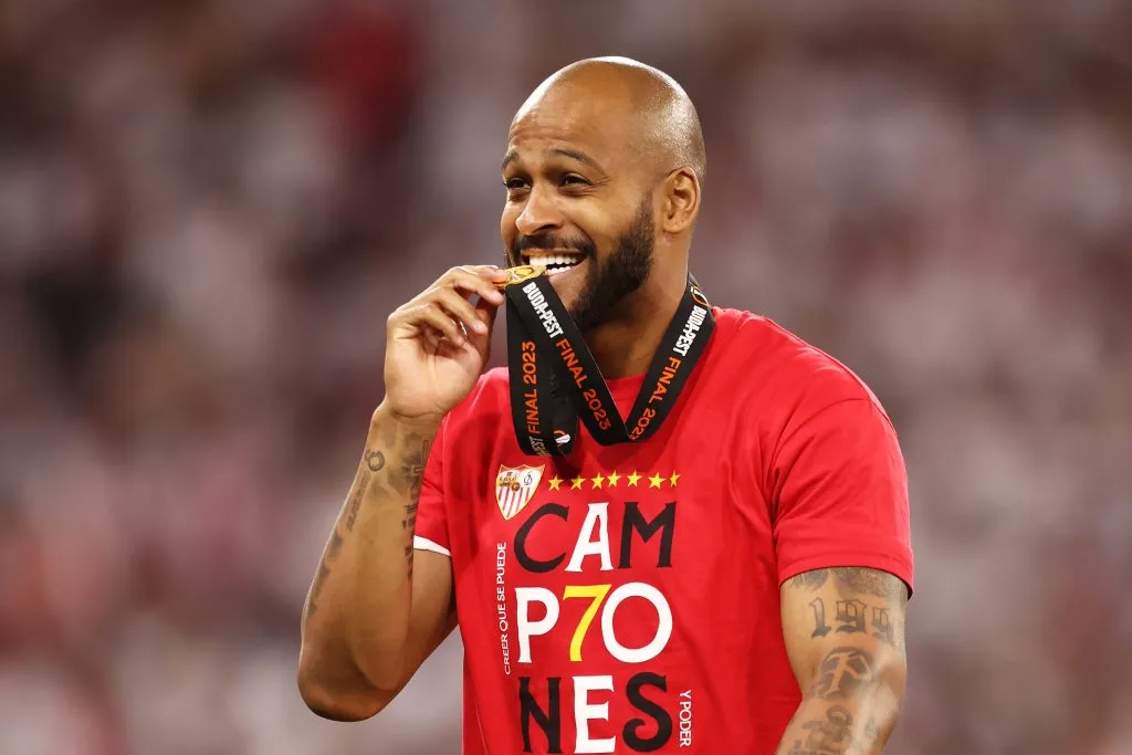 Marcão celebrando título da UEFA Europa League. (Photo by Naomi Baker/Getty Images)
