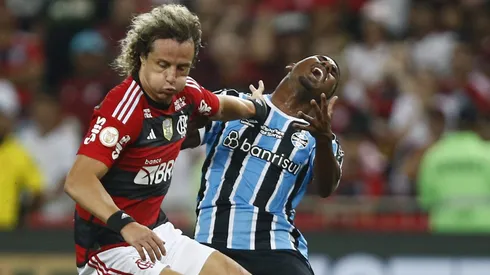 Botafogo pega todos de surpresa e encaminha acordo com Cuiabano, do Grêmio. (Photo by Wagner Meier/Getty Images)