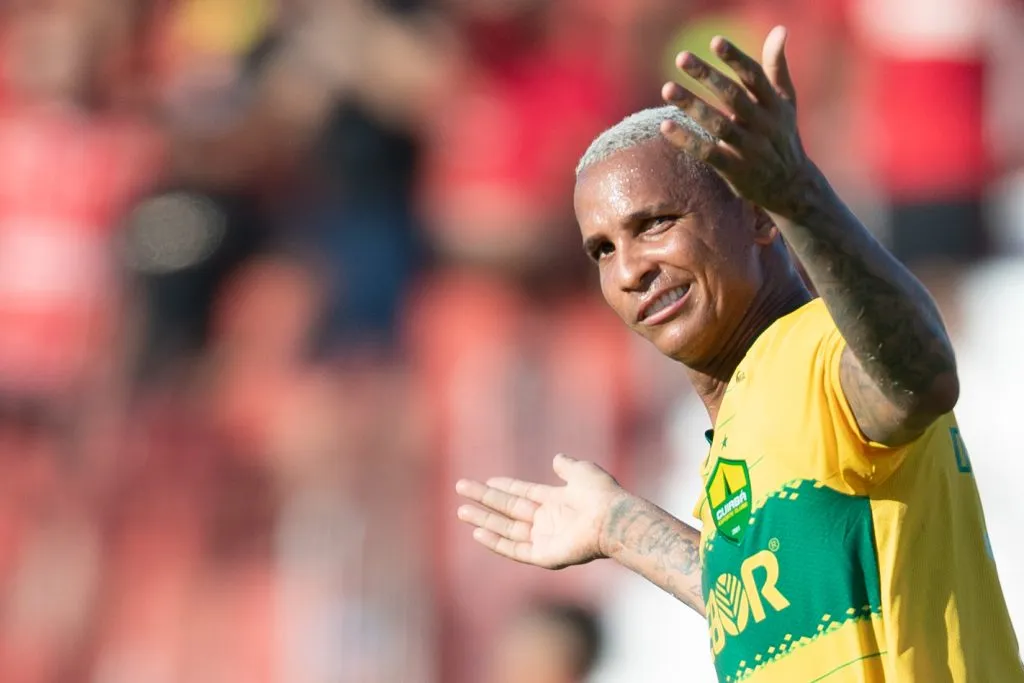 Santos tem interesse em Deyverson. Foto: Gil Gomes/AGIF