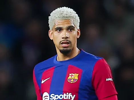 Araújo rebate críticas de Gundogan e sobe o tom no Barcelona