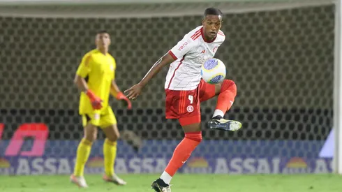 Robet Renan ingressou no segundo tempo contra o Palmeiras (foto: Ricardo Duarte / Internacional / Divulgação)