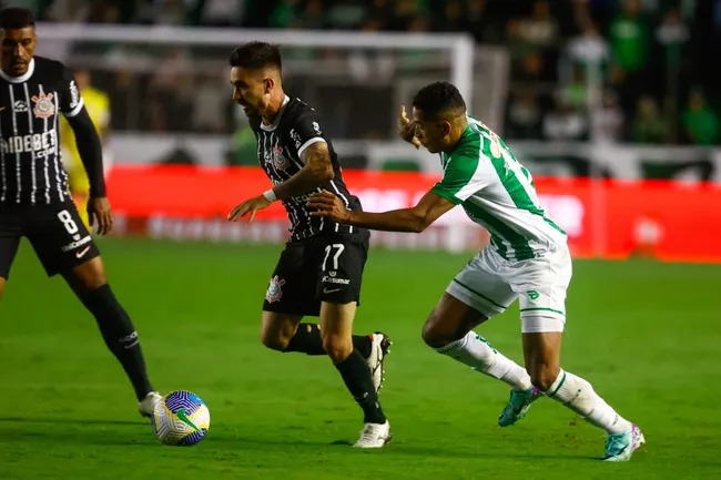 Igor Coronado foi titular contra o Juventude.  Foto: Luiz Erbes/AGIF