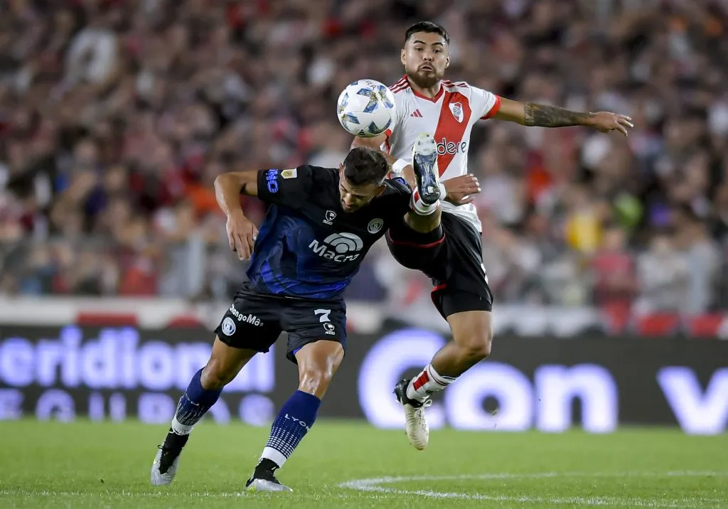 Paulo Díaz em ação no Campeonato Argentino. (Photo by Marcelo Endelli/Getty Images)