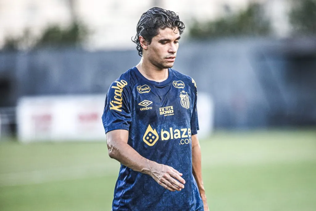 SP – SANTOS – 02/04/2024 – SANTOS, TREINO – Dodo jogador do Santos durante treino no Centro de Treinamento CT Rei Pele. Foto: Reinaldo Campos/AGIF