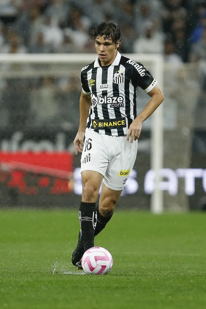 Dodô ainda não entrou em campo nesta temporada (Photo by Ricardo Moreira/Getty Images)