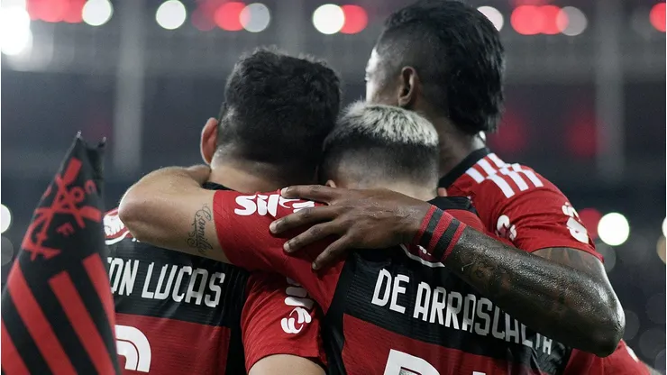 Flamengo só aceita valor da multa rescisória para liberar Ayrton Lucas ao Porto. (Photo by Alexandre Loureiro/Getty Imges)
