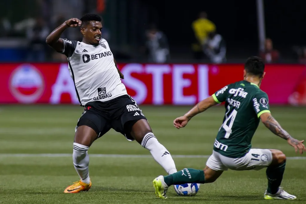 Jemerson enfrentando o Palmeiras (Photo by Miguel Schincariol/Getty Images)