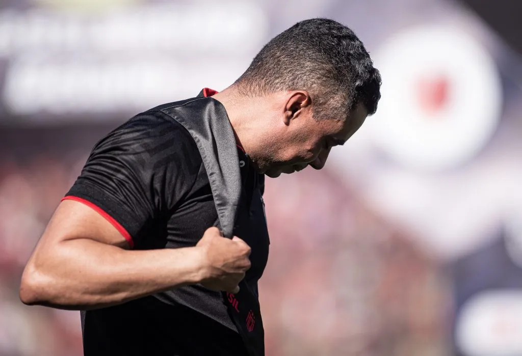 Jair Ventura se revolta com arbitragem | Foto: Isabela Azine/AGIF