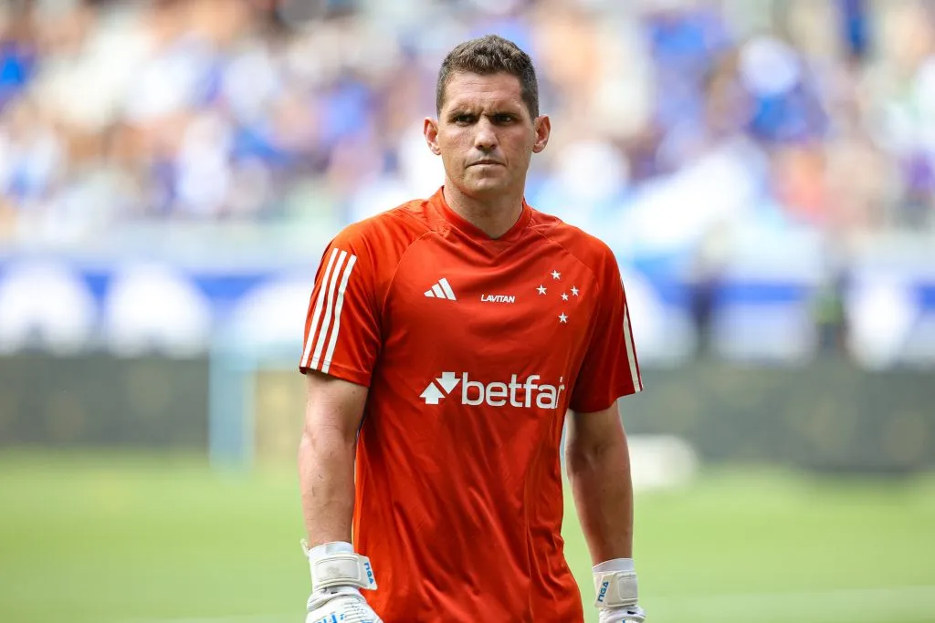 Rafael pode voltar à Vila. Foto: Gilson Lobo/AGIF