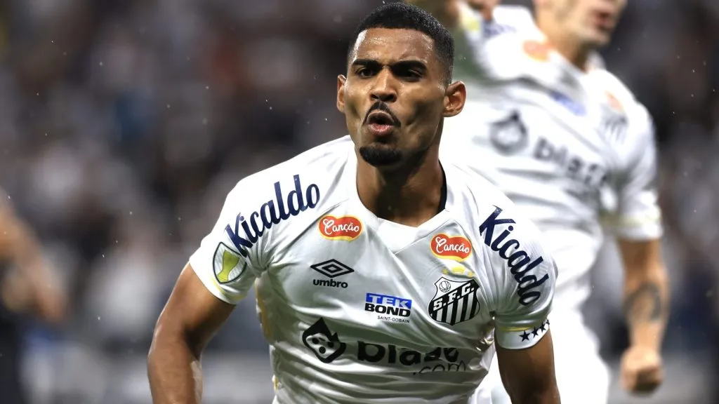 Santos aceita liberar Joaquim para o Grêmio, mas pede 2 jogadores em troca. Foto: Marcello Zambrana/AGIF