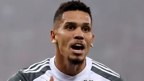 R$ 109 mi Paulinho pode deixar o Atlético Mineiro para vestir vermelho (Photo by Buda Mendes/Getty Images)